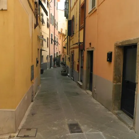 Marola Un Borgo Sul Mare Апартаменты *